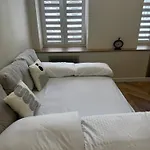 K73urbannest Apartament *