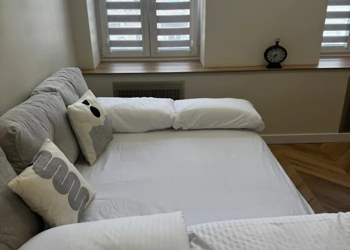 K73urbannest Apartment *